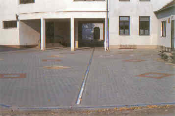 A vecsési Erzsébet téri általános iskola udvara